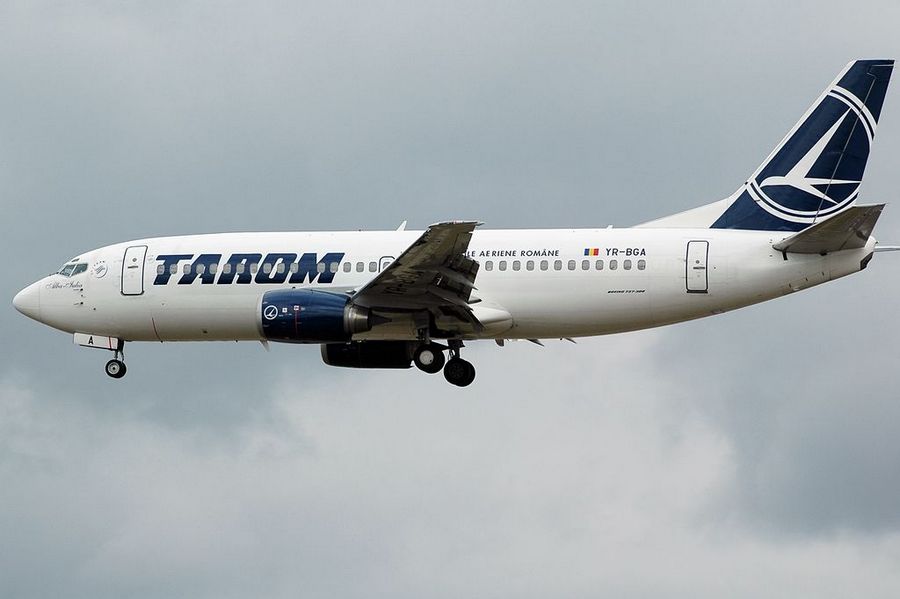 YR-BGA · Boeing 737-38J · (LHR / EGLL)