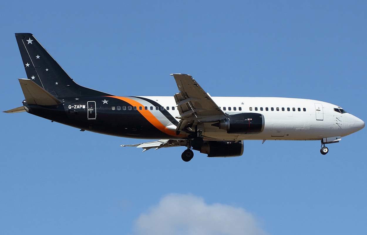 G-ZAPW · Boeing 737-3L9(QC) · (LPA / GCLP)