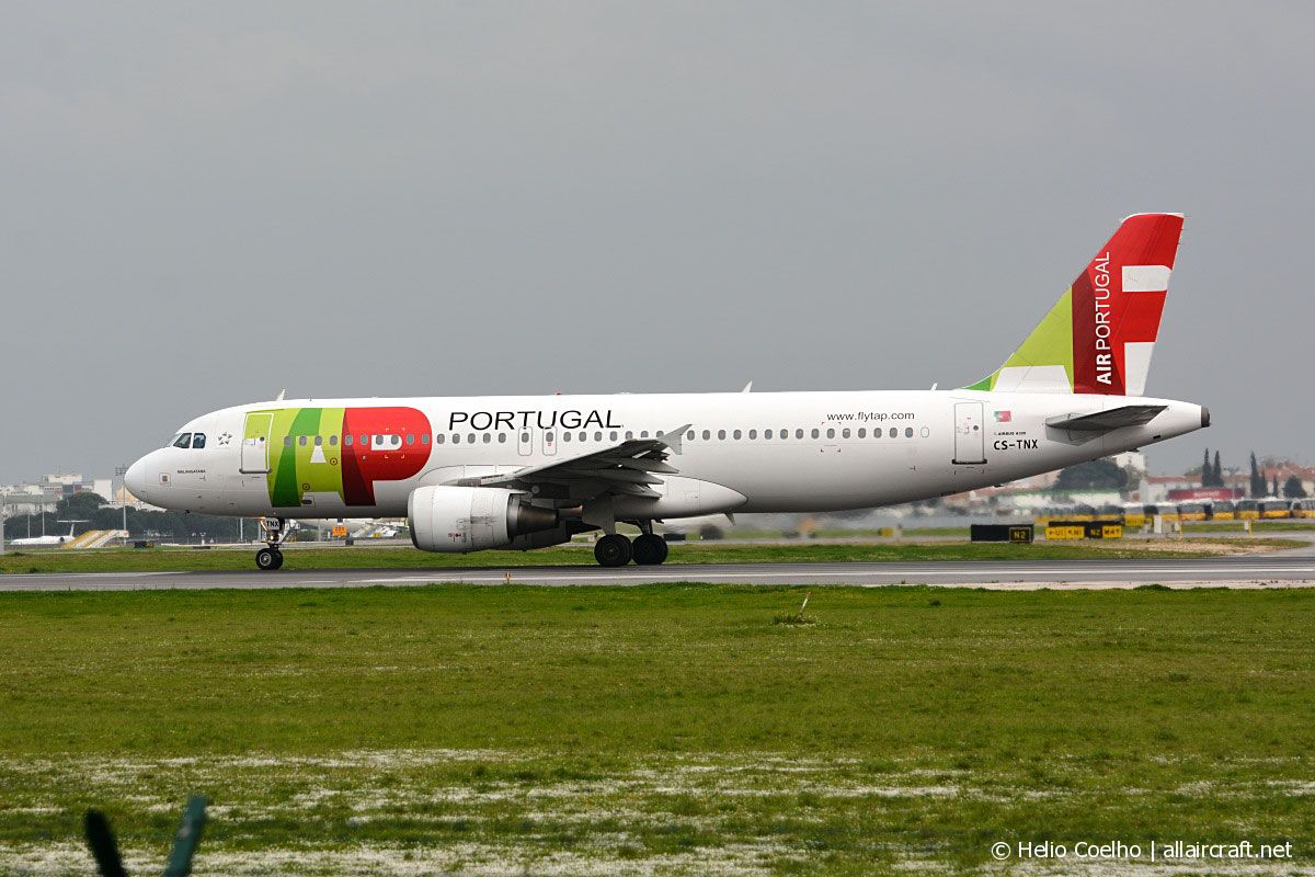 CS-TNX · Airbus A320-214 · (LIS / LPPT)