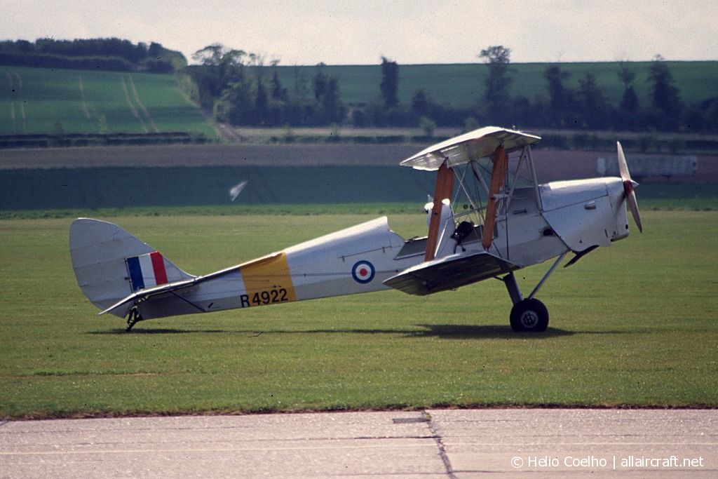 R4922 · De Havilland DH-82A Tiger Moth II · (EGSU)