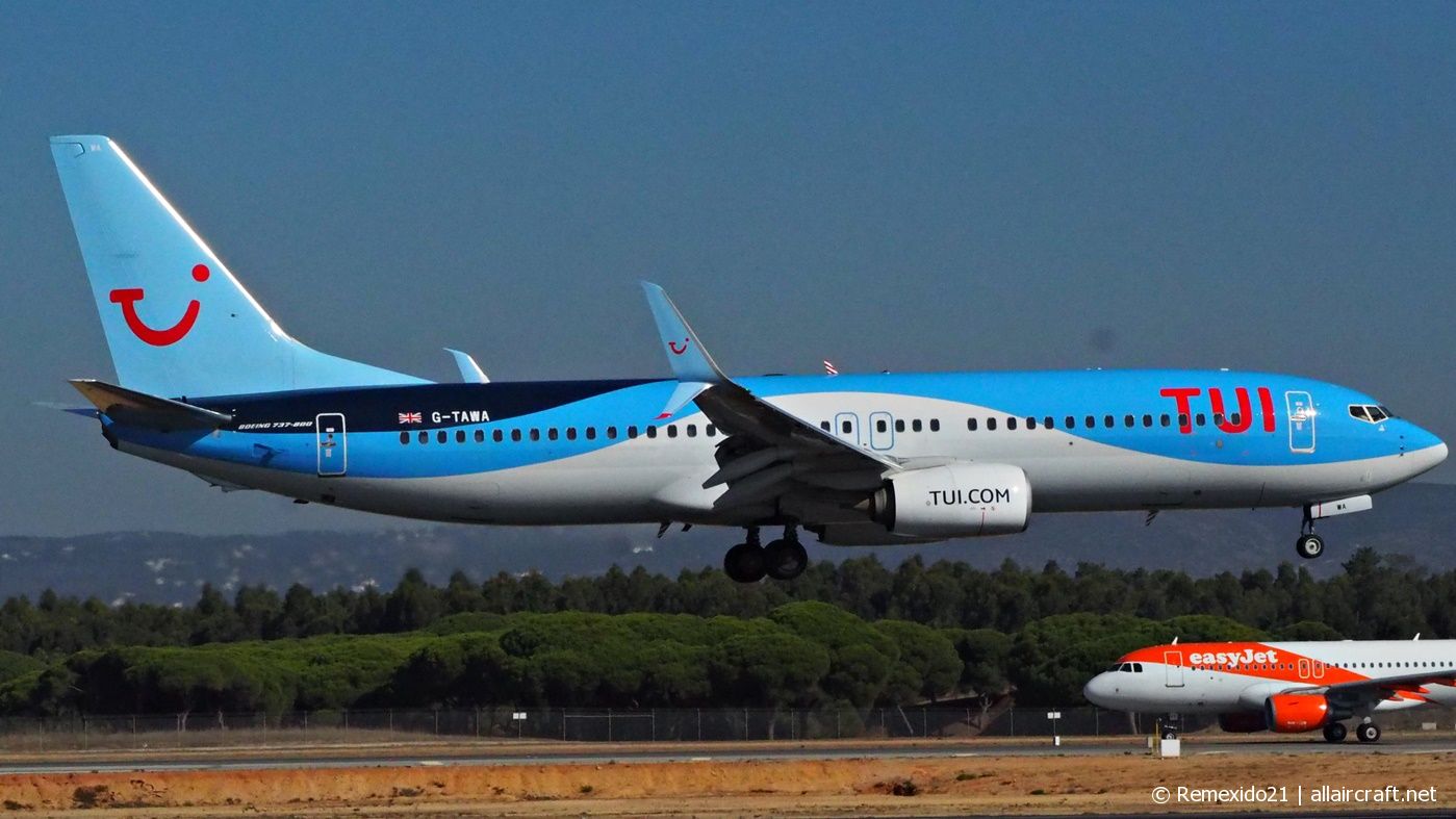 G-TAWA · Boeing 737-8K5(WL) · (FAO / LPFR)
