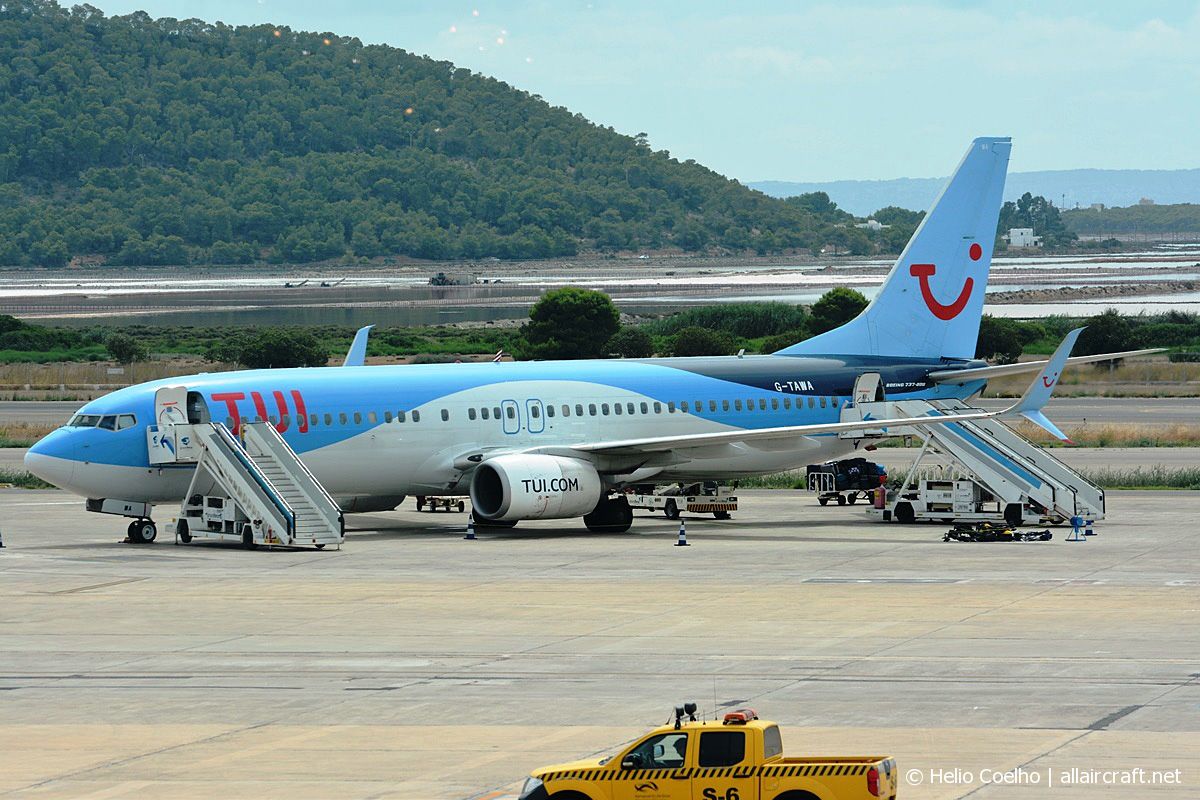 G-TAWA · Boeing 737-8K5(WL) · (IBZ / LEIB)