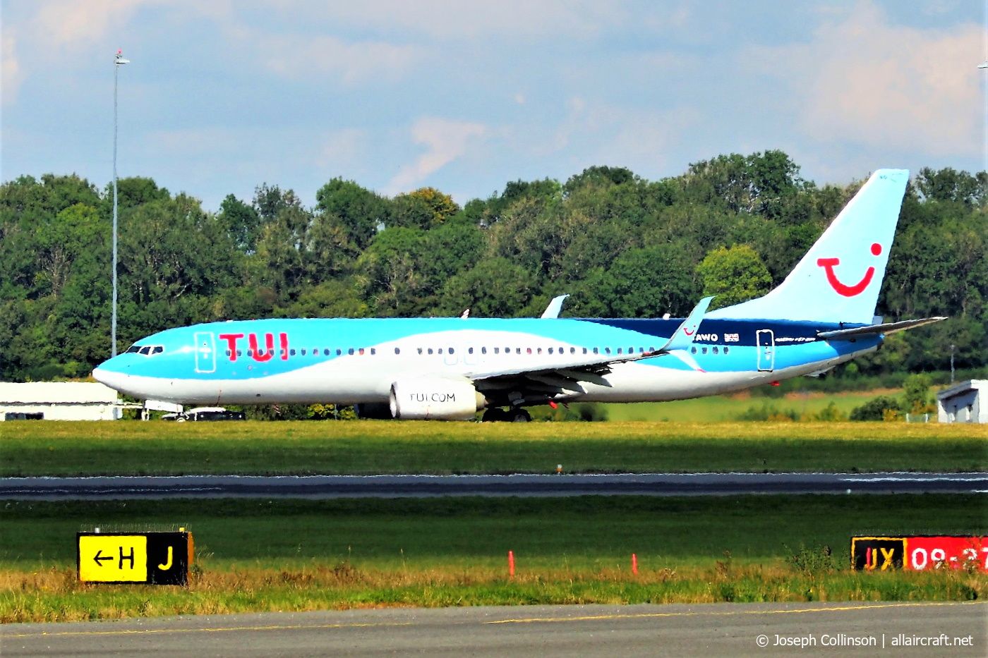 G-TAWO · Boeing 737-8K5(WL) · (BRS / EGGD)