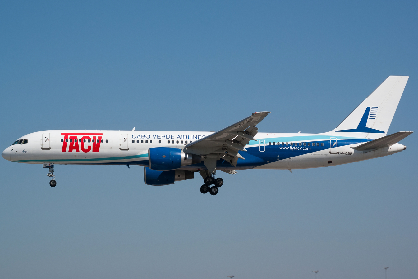 D4-CBP · Boeing 757-2Q8 · (LIS / LPPT)