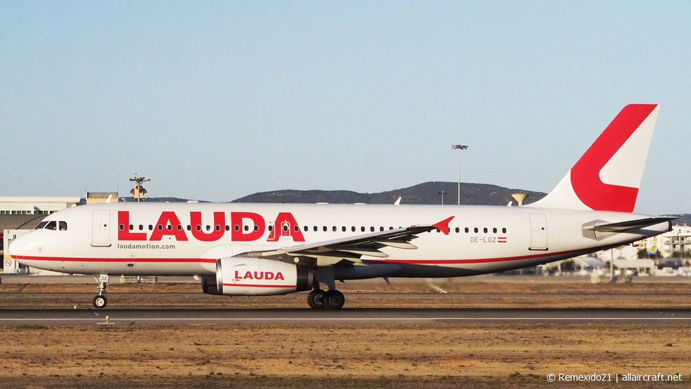OE-LOZ · Airbus A320-232 · (FAO / LPFR)