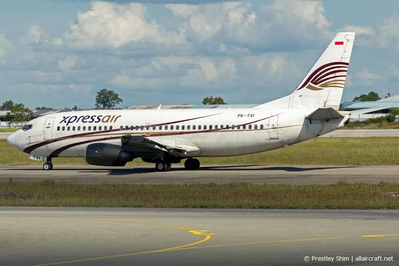 PK-TXI · Boeing 737-322 · (KCH / WBGG)