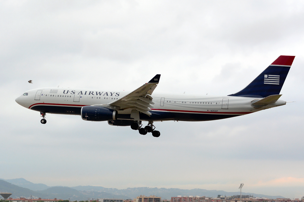N293AY · Airbus A330-243 · (BCN / LEBL)
