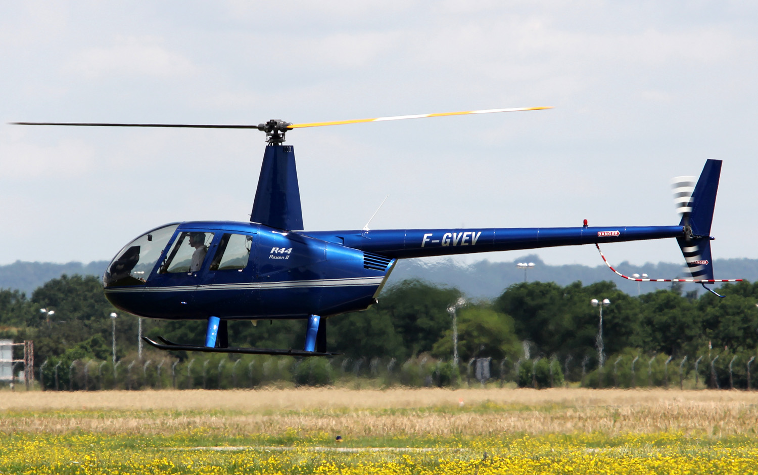 F-GVEV · Robinson R44 Raven II · (LYN / LFLY)