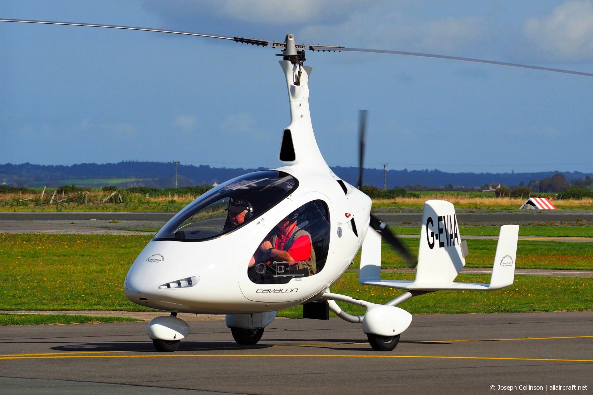 G-EVAA · Rotorsport UK Cavalon · (EGCK)