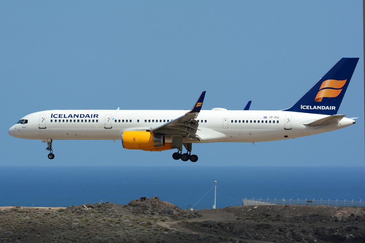 TF-FIC · Boeing 757-23N(WL) · (LPA / GCLP)