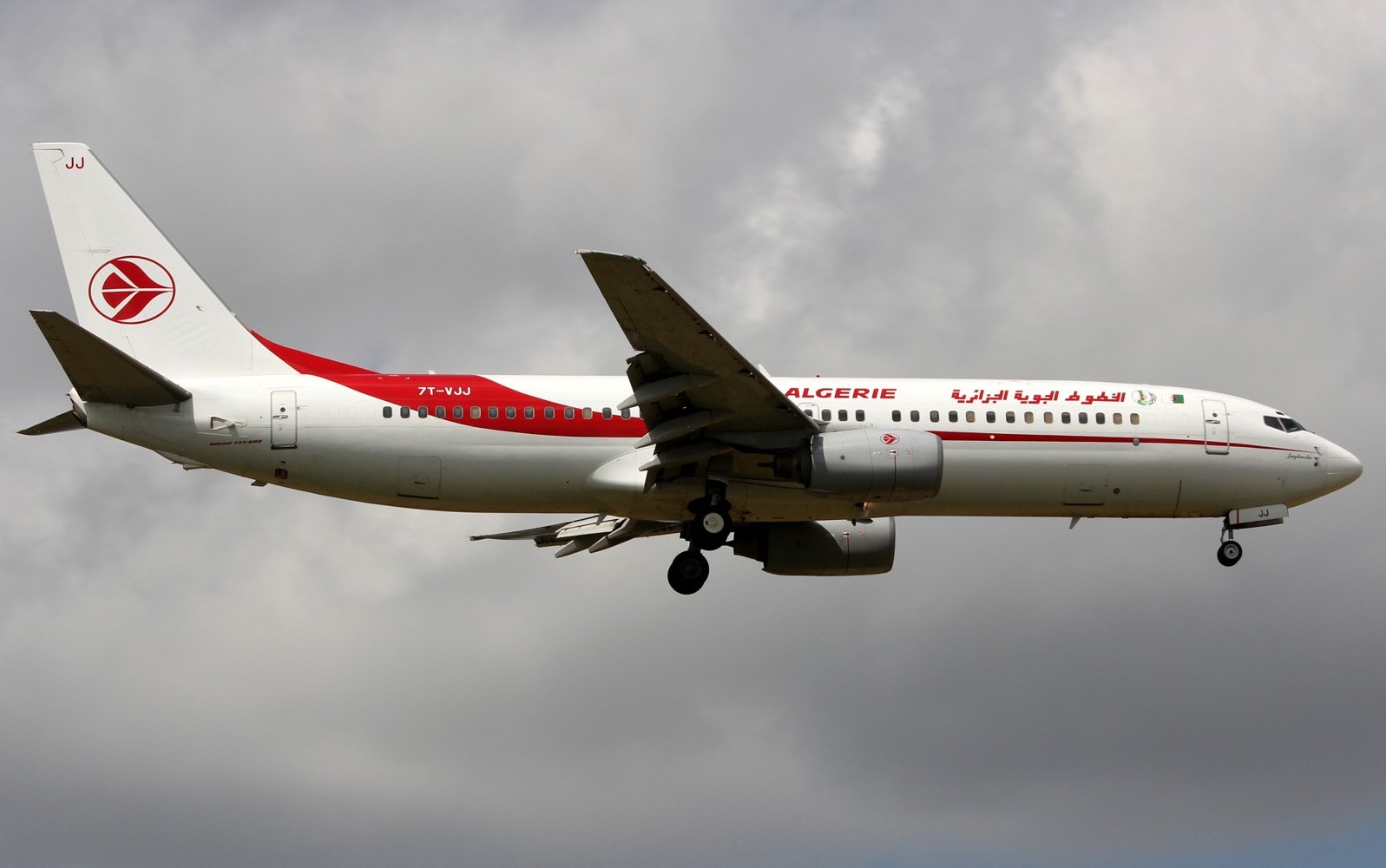 7T-VJJ · Boeing 737-8D6 · (LYS / LFLL)