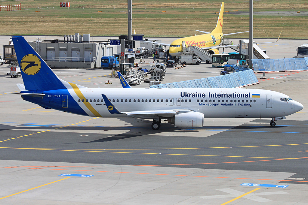 UR-PSH · Boeing 737-85R(WL) · (FRA / FRF / EDDF)