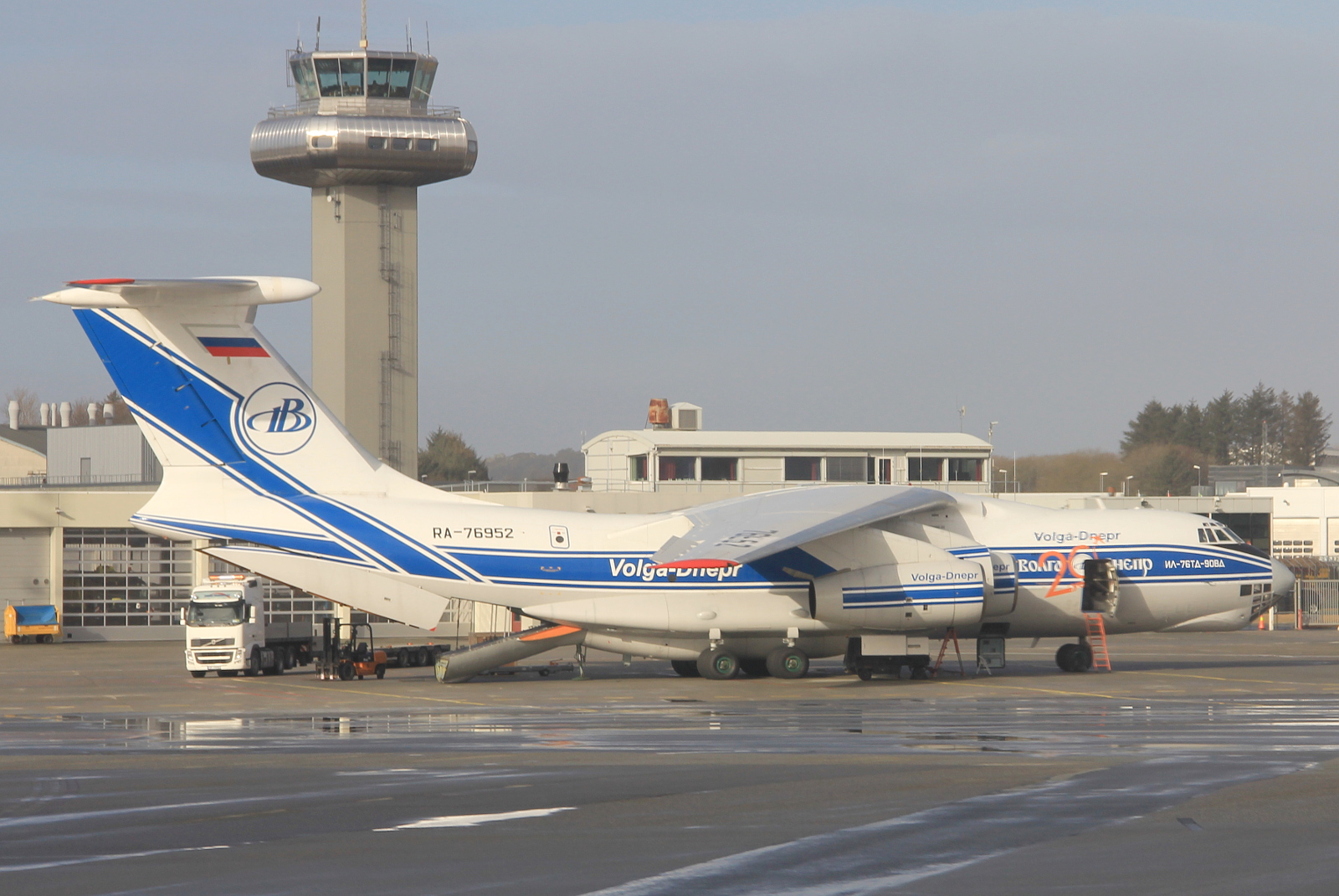 RA-76952 · Ilyushin Il-76TD-90VD · (SVG / ENZV)