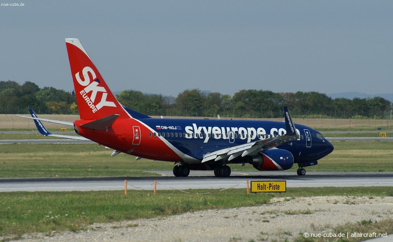 OM-NGL · Boeing 737-76N(WL) · (VIE / LOWW)
