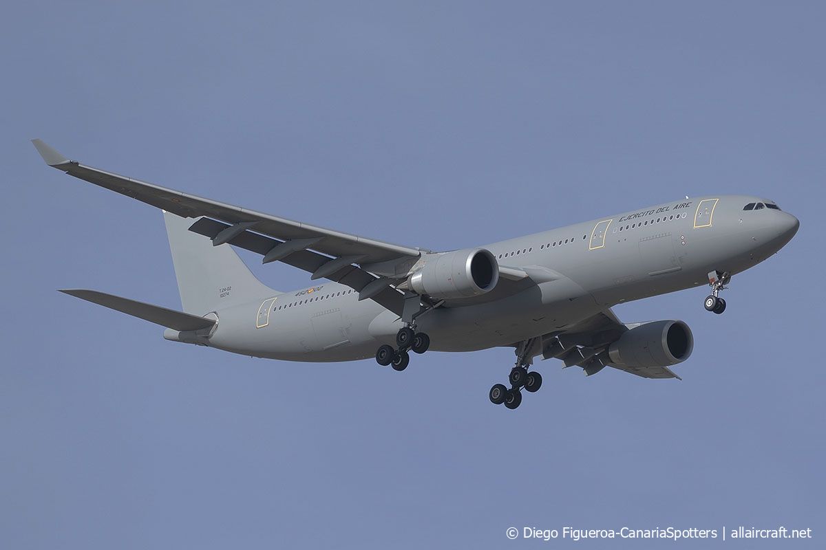 T.24-02 · Airbus A330-202 · (LPA / GCLP)