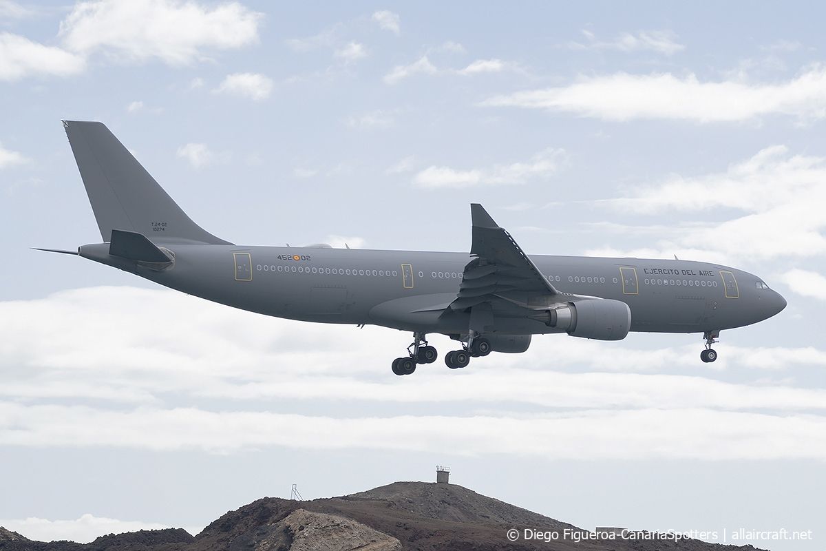 T.24-02 · Airbus A330-202 · (LPA / GCLP)