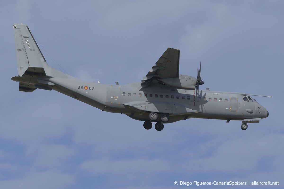 T.21-09 · CASA C-295M · (LPA / GCLP)