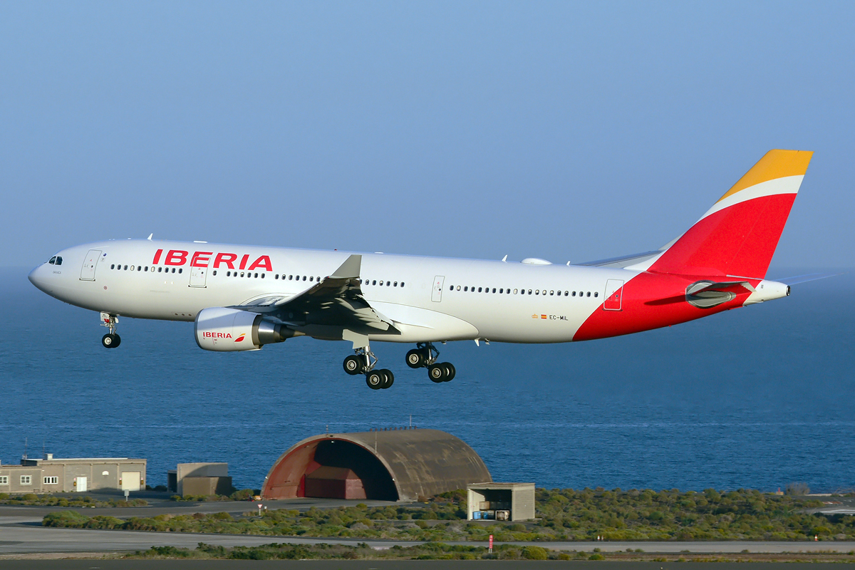 EC-MIL · Airbus A330-202 · (LPA / GCLP)