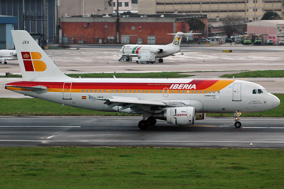 EC-JXV · Airbus A319-111 · (LIS / LPPT)