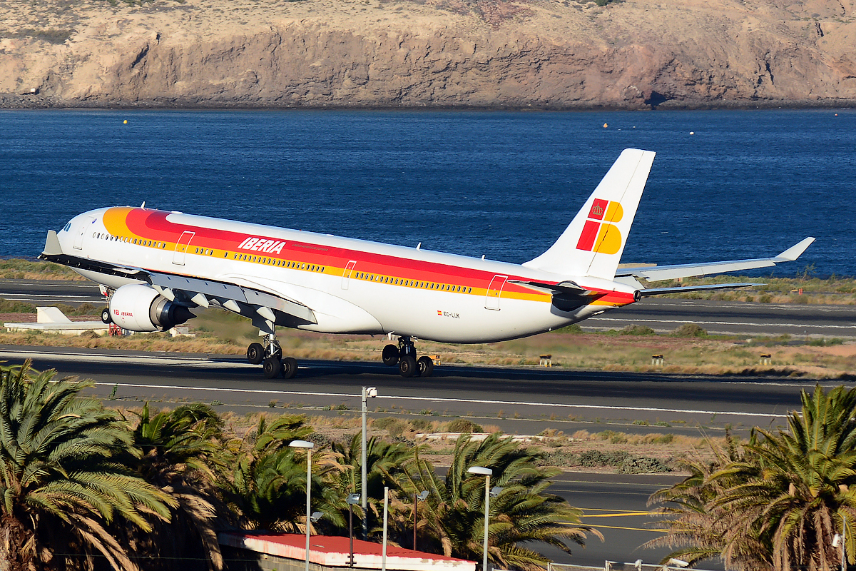 EC-LUK · Airbus A330-302 · (LPA / GCLP)