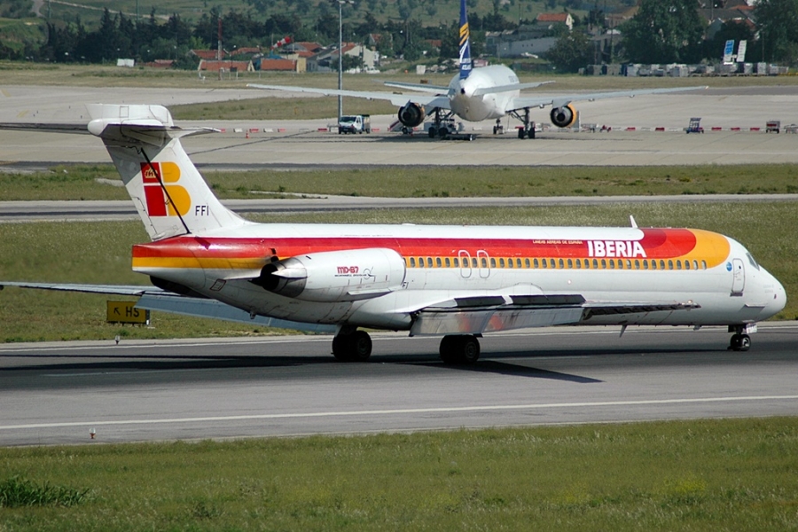 EC-FFI · McDonnell Douglas MD-87 · (LIS / LPPT)