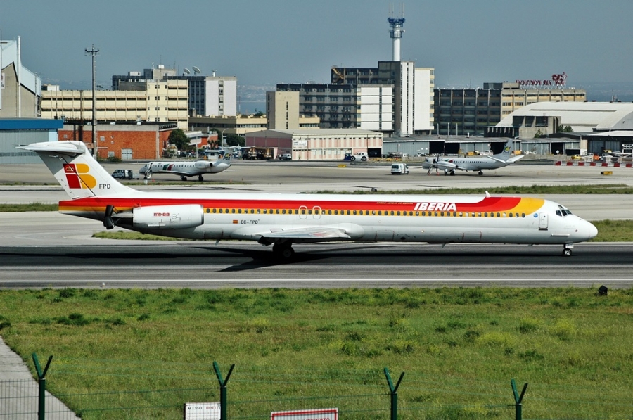 EC-FPD · McDonnell Douglas MD-88 · (LIS / LPPT)