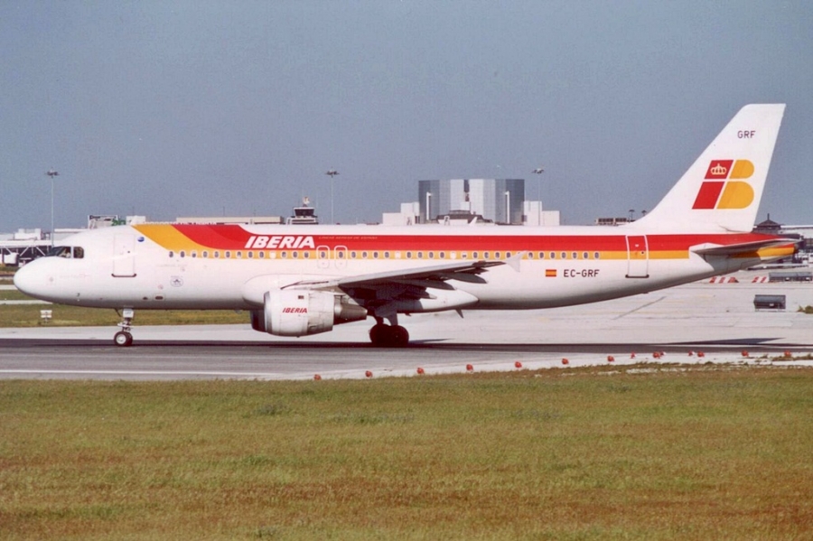 EC-GRF · Airbus A320-211 · (LIS / LPPT)