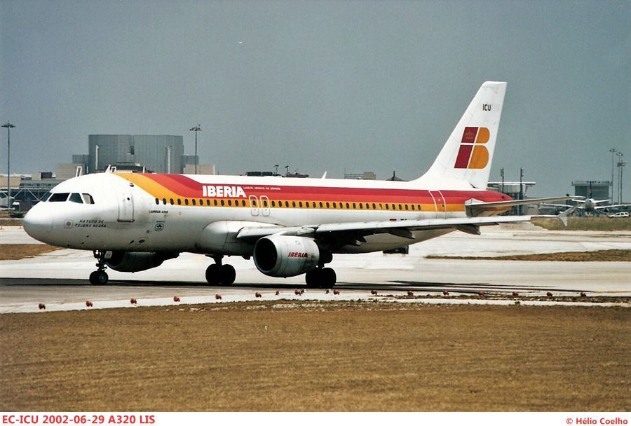 EC-ICU · Airbus A320-211 · (LIS / LPPT)