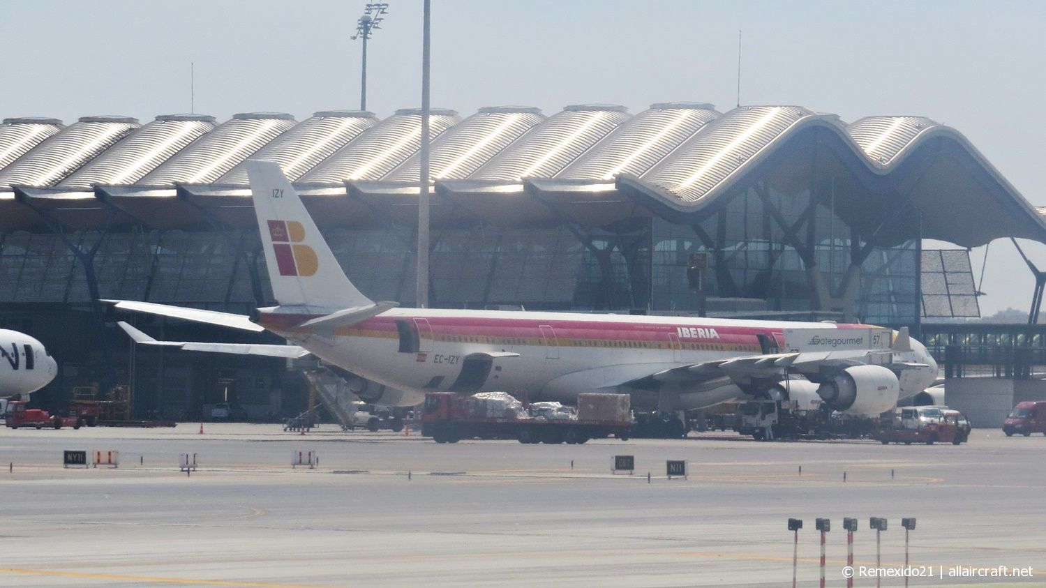 EC-IZY · Airbus A340-642 · (MAD / LEMD)