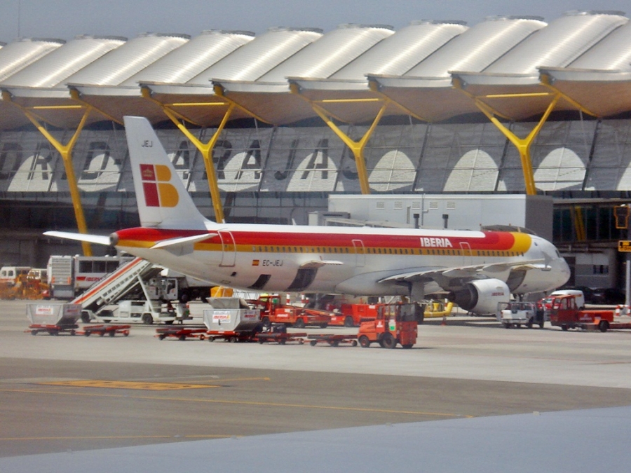 EC-JEJ · Airbus A321-211 · (MAD / LEMD)