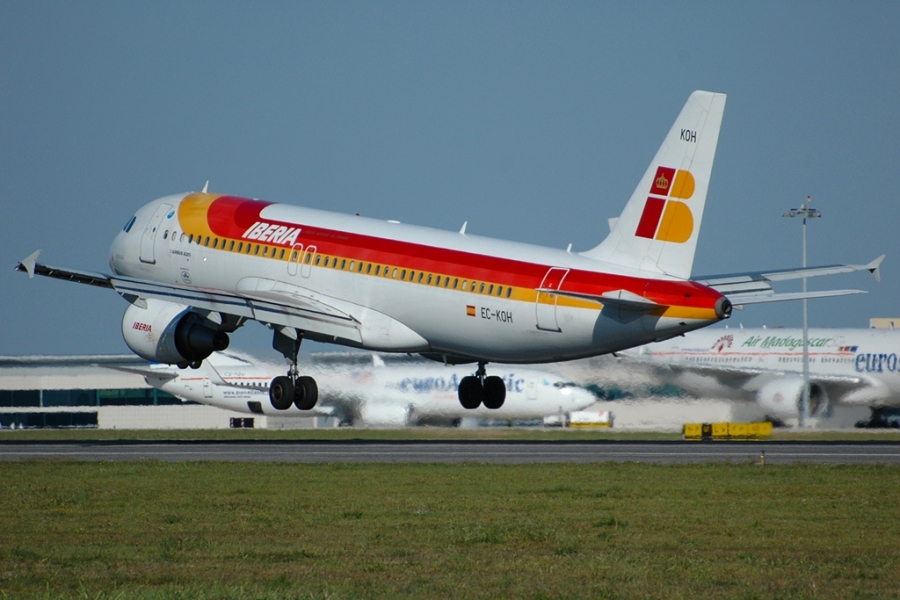 EC-KOH · Airbus A320-214 · (LIS /  LPPT)