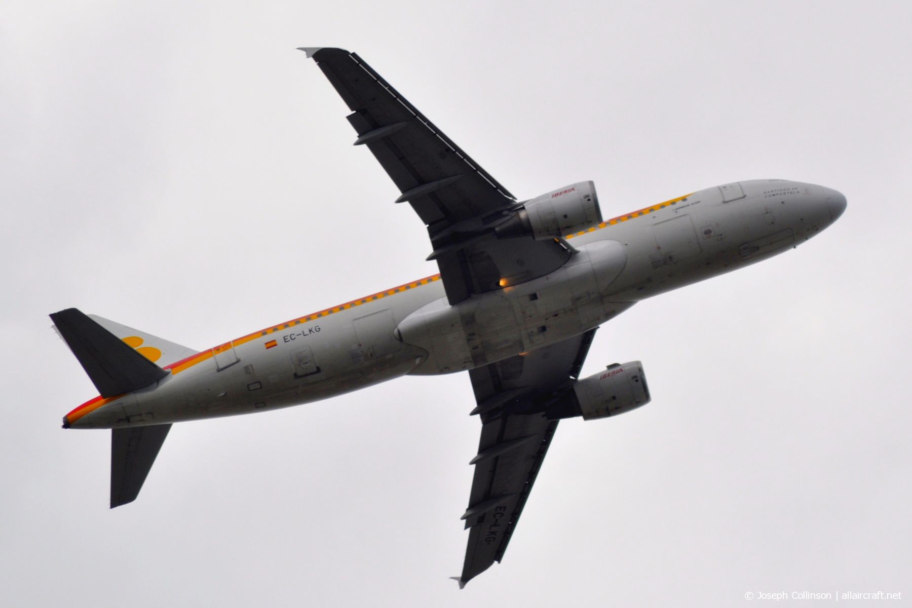EC-LKG · Airbus A320-214 · (LHR / EGLL)
