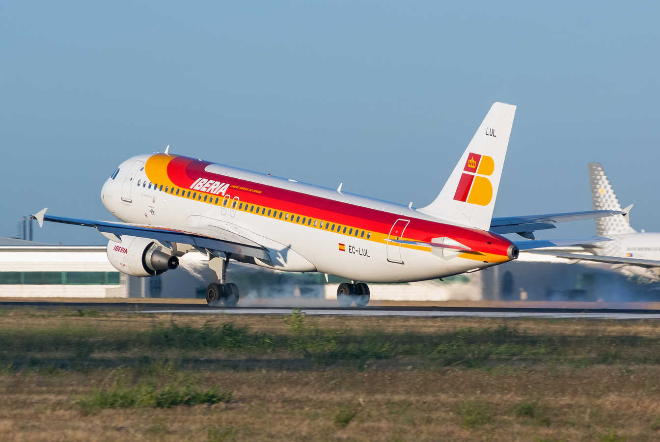 EC-LUL · Airbus A320-216 · (LIS / LPPT)