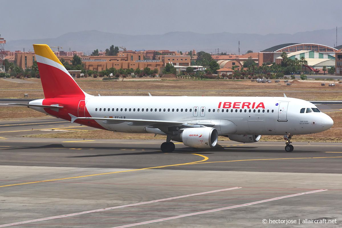 EC-ILR · Airbus A320-214 · (RAK / GMMX)
