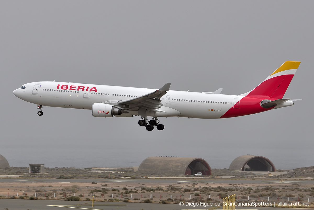 EC-LUX · Airbus A330-302 · (LPA / GCLP)