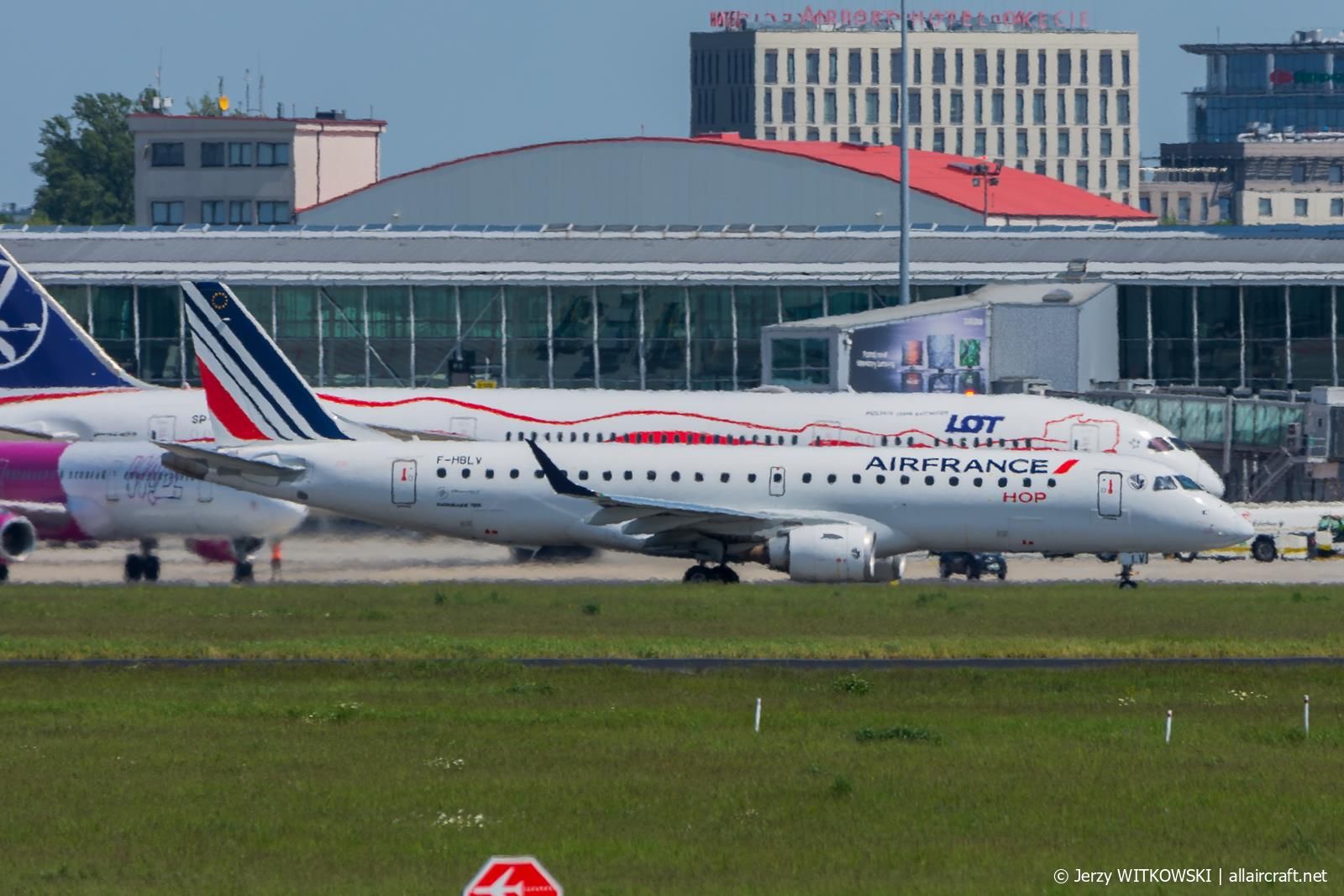 F-HBLV · Embraer ERJ-190STD · (WAW / EPWA)