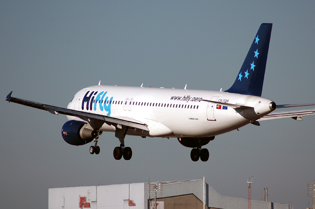 CS-TQH · Airbus A320-211 · (LIS / LPPT)