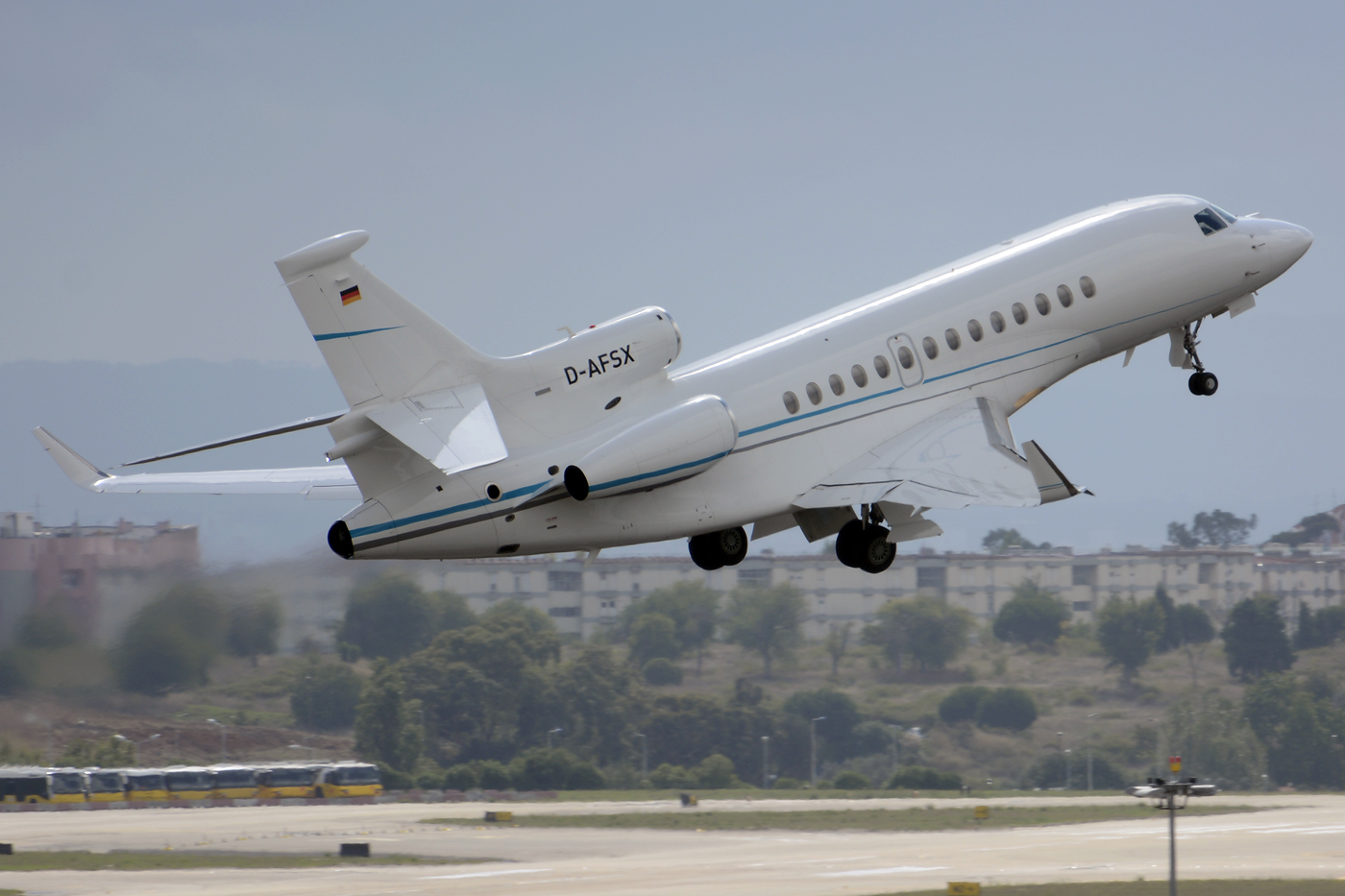 D-AFSX · Dassault Falcon 7X · (LIS / LPPT)