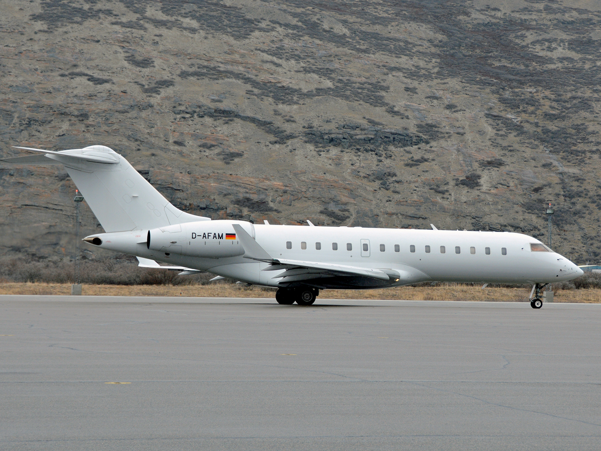 D-AFAM · Bombardier BD-700-1A10 Global Express · (SFJ / BGSF)