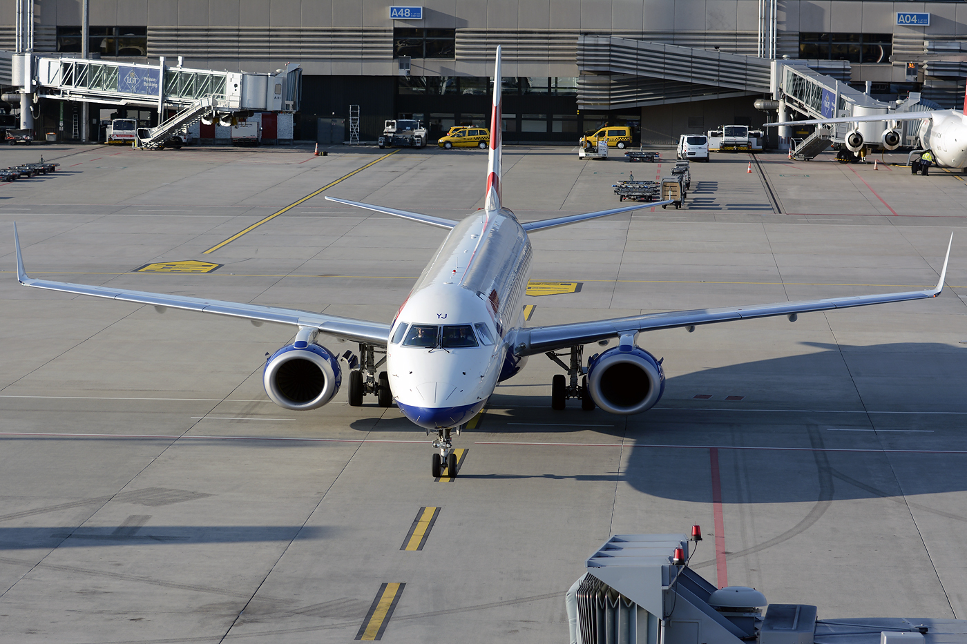 G-LCYJ · Embraer 190-100SR · (ZRH / LSZH)