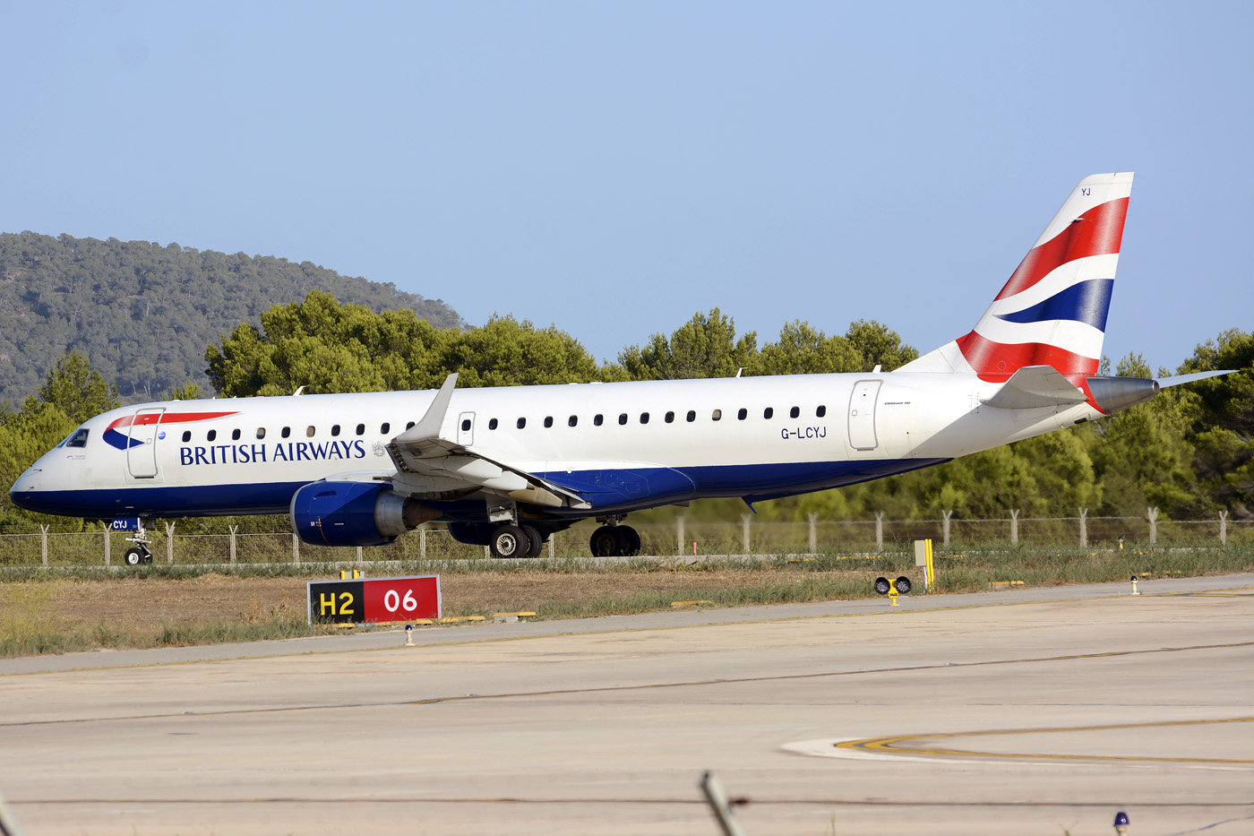 G-LCYJ · Embraer 190-100SR · (IBZ / LEIB)