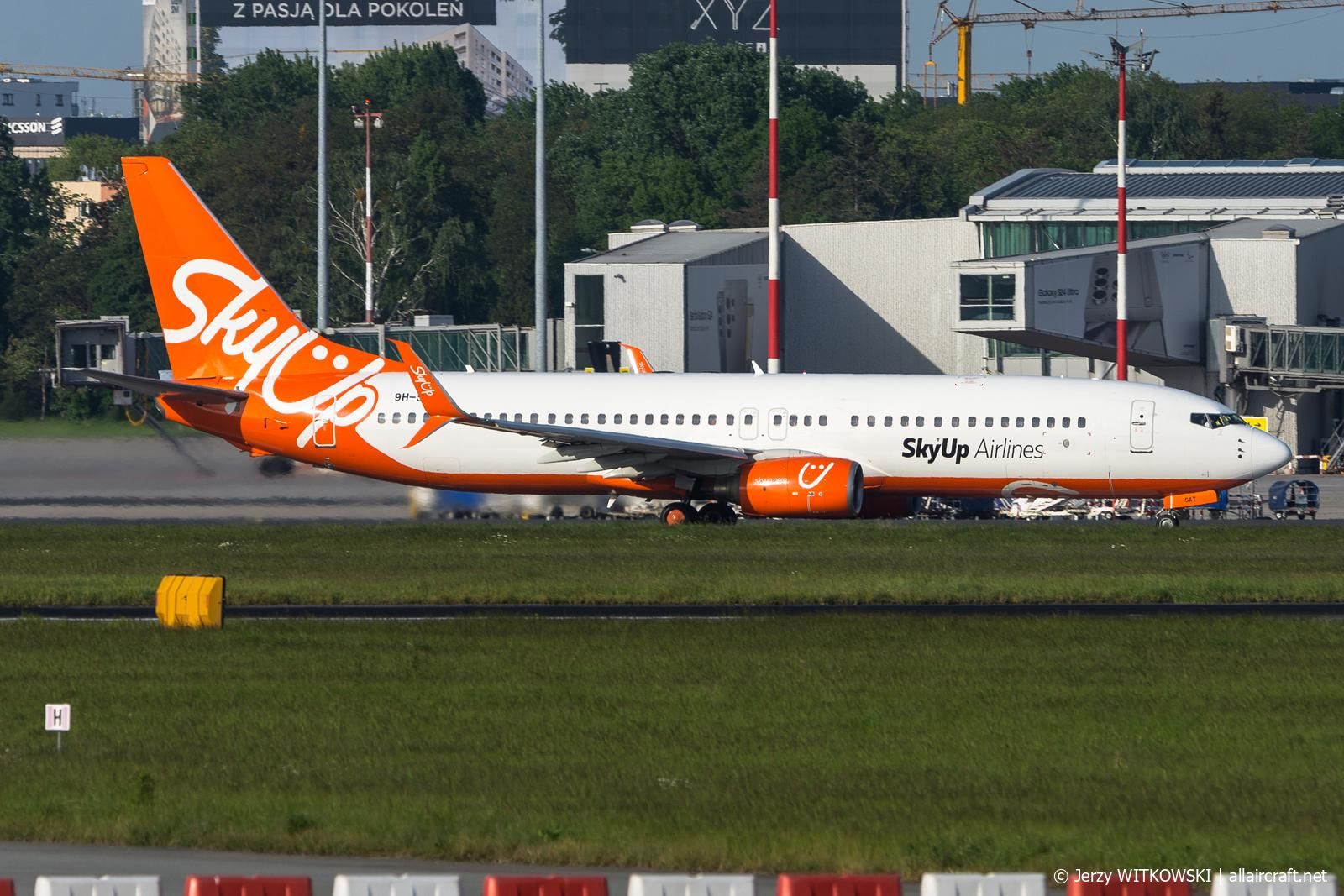 9H-SAT · Boeing 737-8Q8(WL) · (WAW / EPWA)