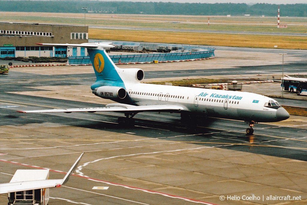 UN-85780 · Tupolev Tu-154-M · (FRA / EDDF)