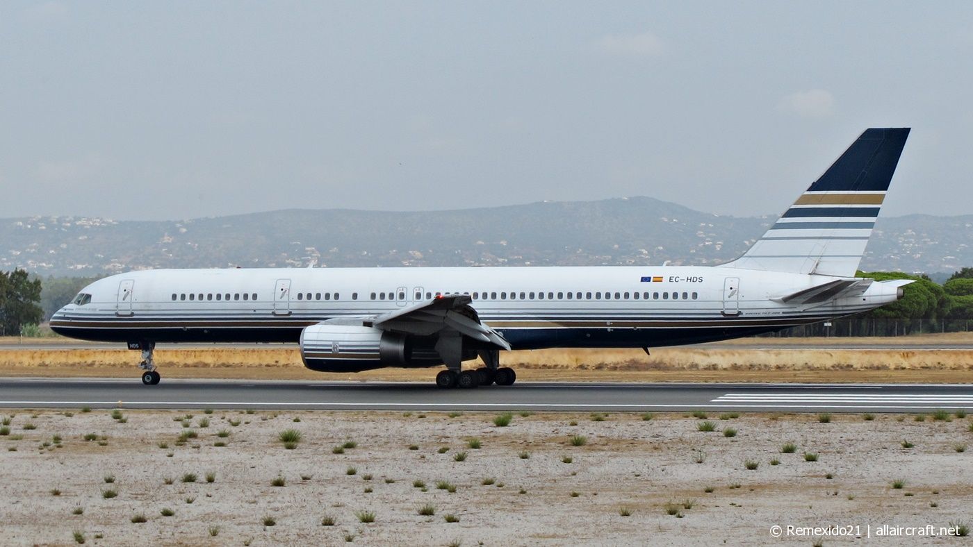 EC-HDS · Boeing 757-256 · (FAO / LPFR)