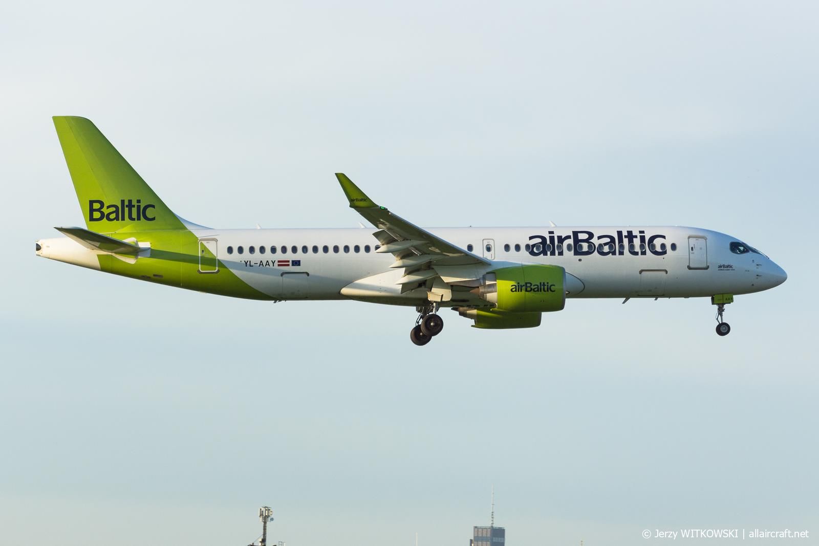 YL-AAY · Airbus A220-300 · (WAW / EPWA)