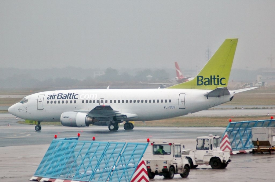 YL-BBQ · Boeing 737-522 · (FRA / EDDF)
