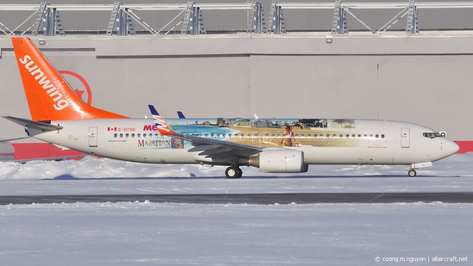 C-GTVG · Boeing 737-8Q8(WL) · (YUL / CYUL)