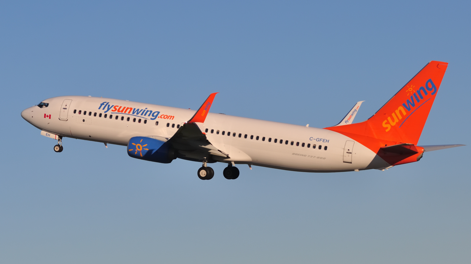 C-GFEH · Boeing 737-8GS(WL) · (YUL / CYUL)