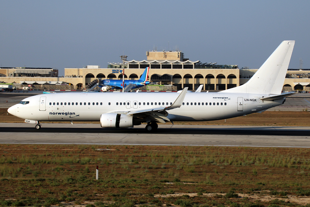 LN-NGK · Boeing 737-8JP(WL) · MLA / LMML