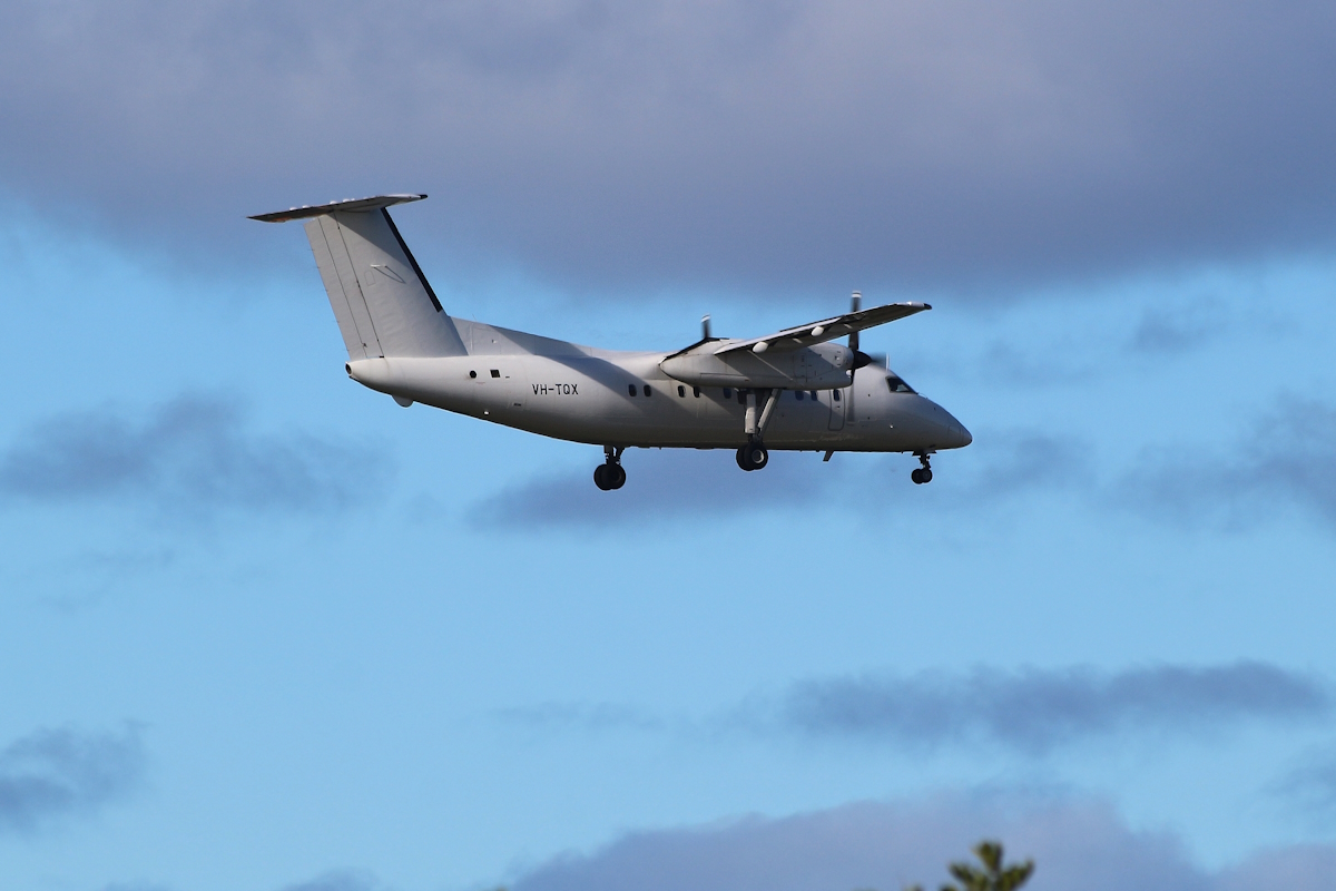 VH-TQX · Bombardier Dash 8-Q202 · SYD / YSSY